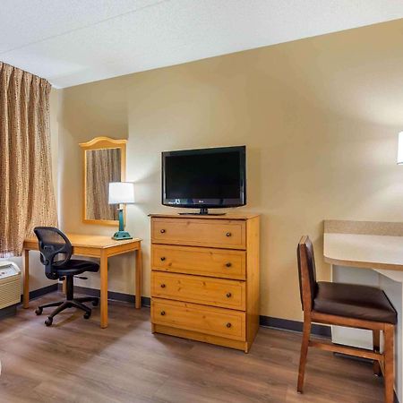 Extended Stay America Select Suites - Chicago - Lombard - Oakbrook Oakbrook Terrace Buitenkant foto
