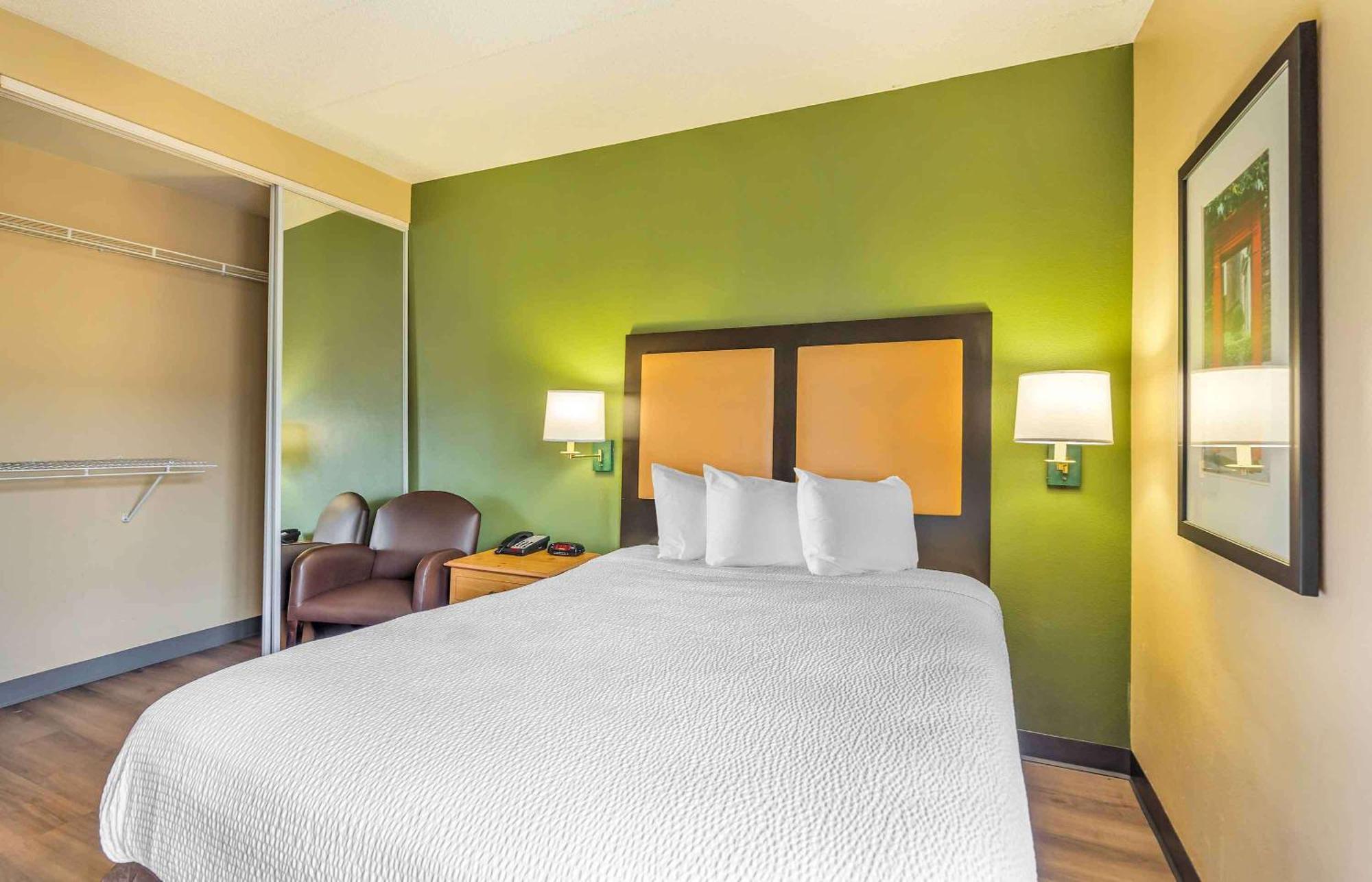 Extended Stay America Select Suites - Chicago - Lombard - Oakbrook Oakbrook Terrace Buitenkant foto