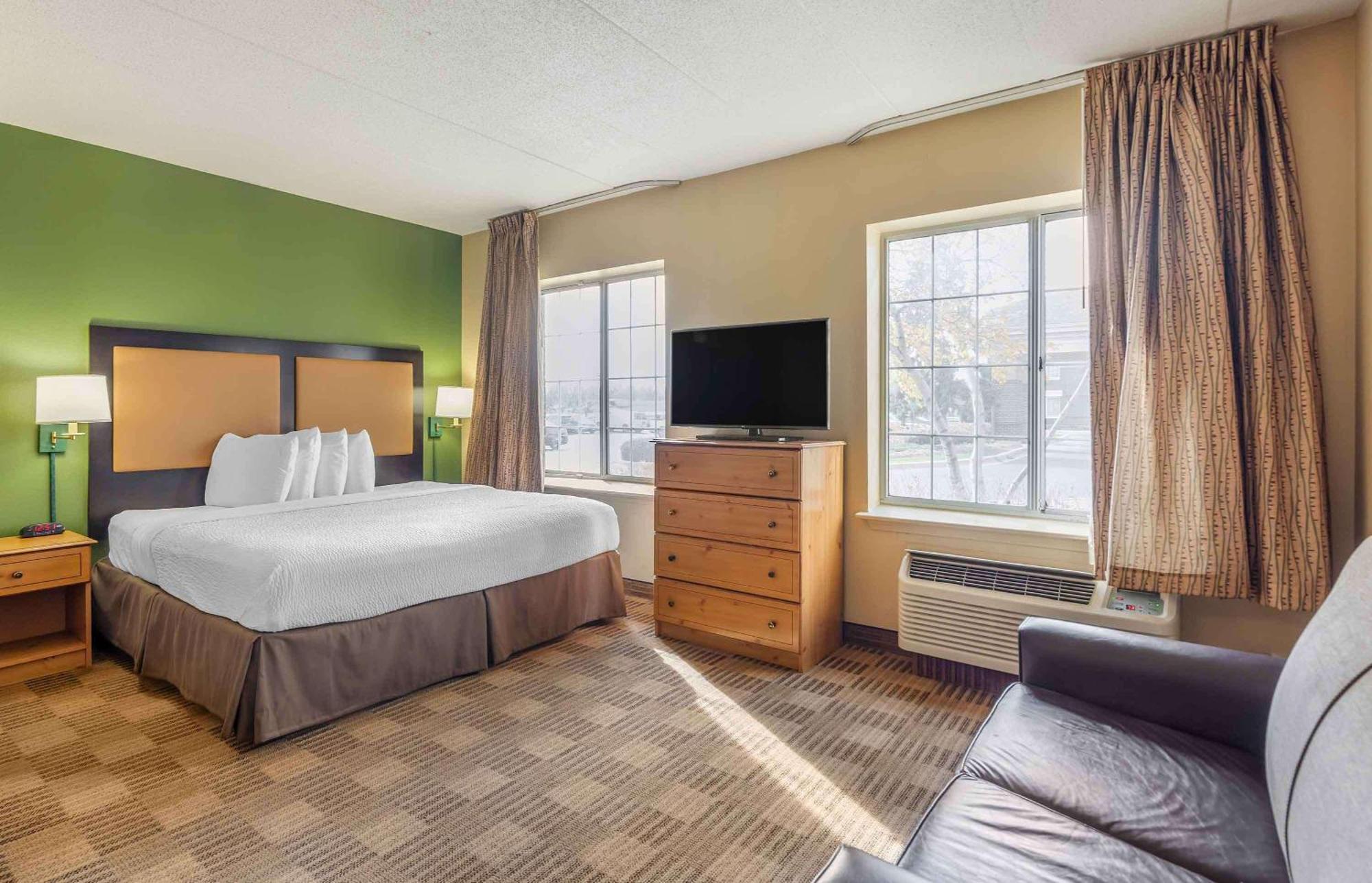 Extended Stay America Select Suites - Chicago - Lombard - Oakbrook Oakbrook Terrace Buitenkant foto