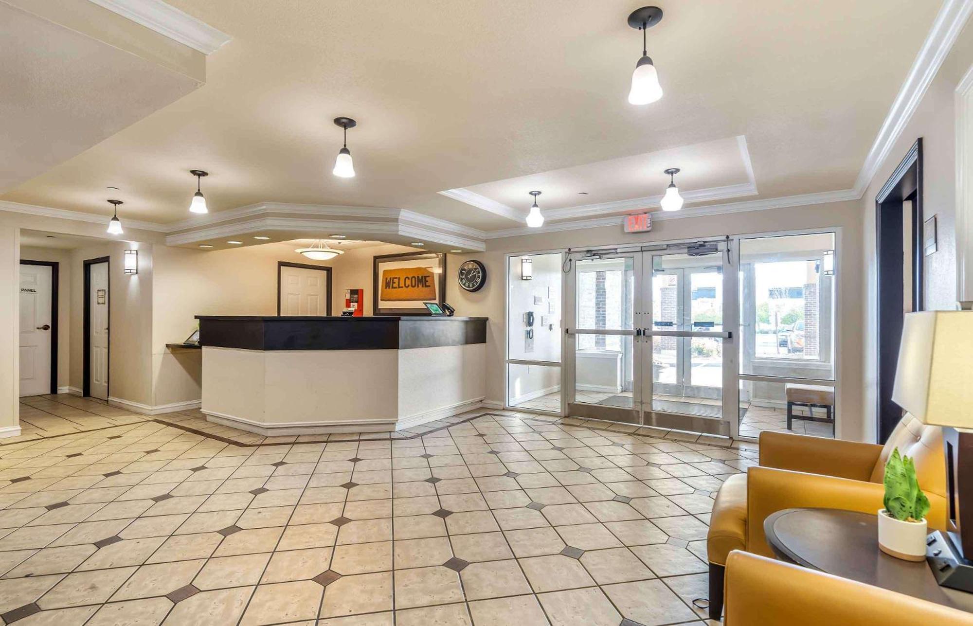 Extended Stay America Select Suites - Chicago - Lombard - Oakbrook Oakbrook Terrace Buitenkant foto