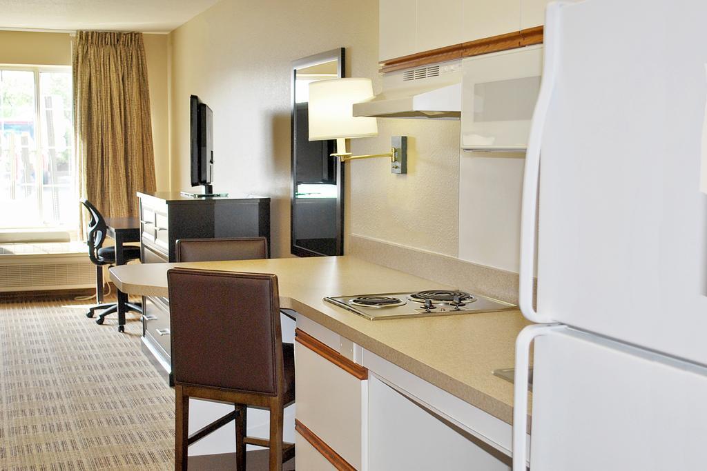 Extended Stay America Select Suites - Chicago - Lombard - Oakbrook Oakbrook Terrace Buitenkant foto