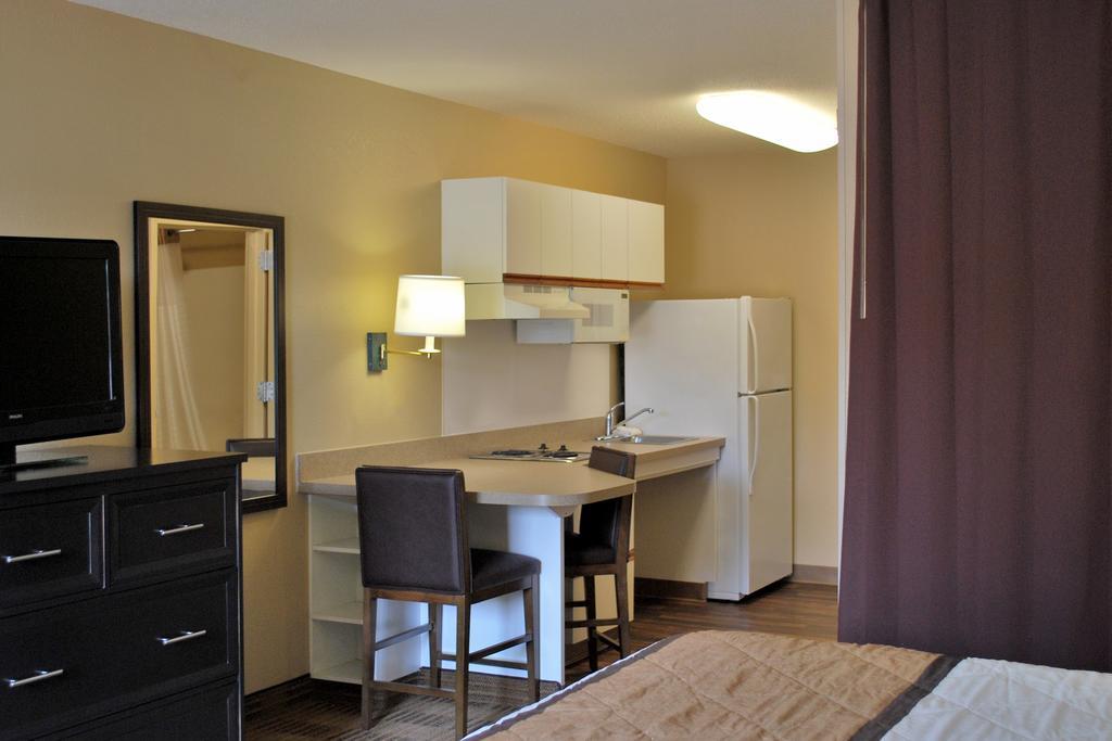 Extended Stay America Select Suites - Chicago - Lombard - Oakbrook Oakbrook Terrace Buitenkant foto