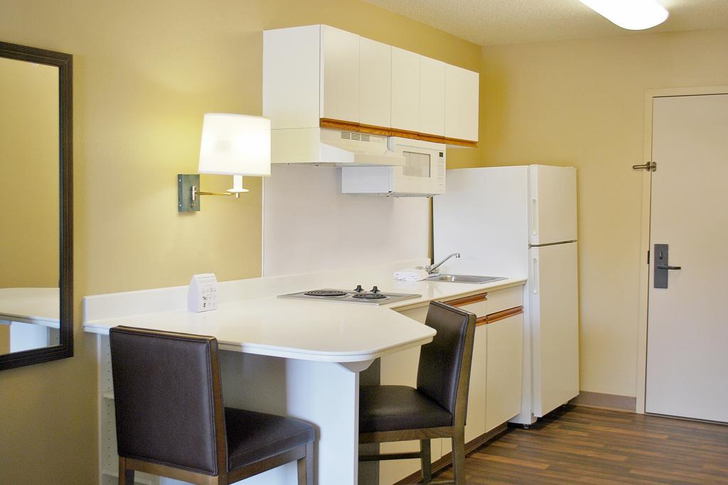 Extended Stay America Select Suites - Chicago - Lombard - Oakbrook Oakbrook Terrace Buitenkant foto