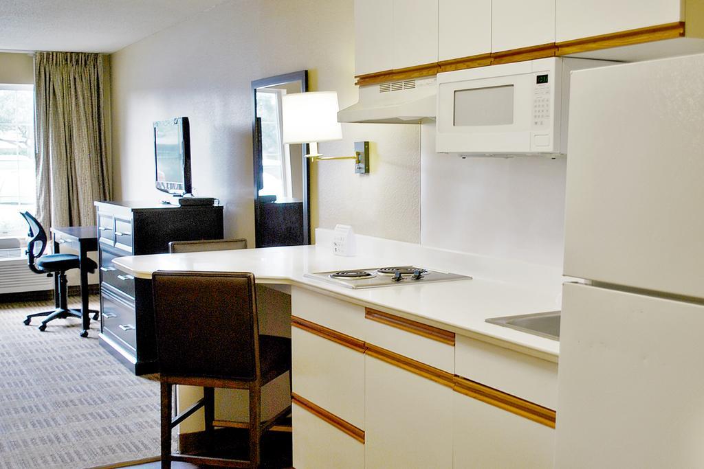 Extended Stay America Select Suites - Chicago - Lombard - Oakbrook Oakbrook Terrace Buitenkant foto