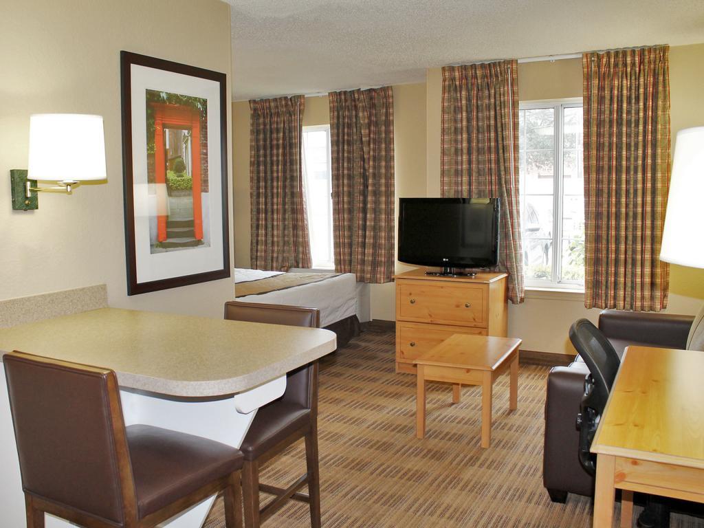 Extended Stay America Select Suites - Chicago - Lombard - Oakbrook Oakbrook Terrace Buitenkant foto